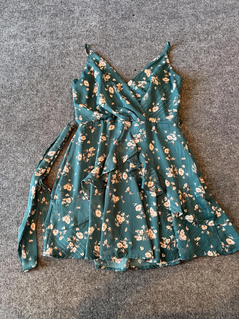 Trixxi Dress Womens Juniors L Green Floral Wrap Ruffle Tie Waist Sundress Mini